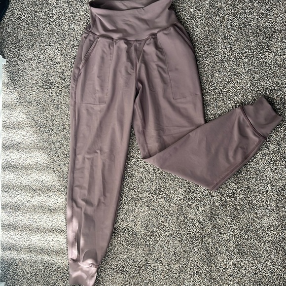 Old Navy Active Joggers - Picture 1 of 3